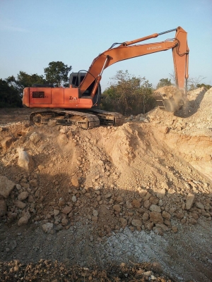 ขายด่วน แม็คโคร HITASHI ZX200-1 รถสภาพพร้อมใช้งาน ไฟฟ้าสมบูรณ์ เอวแน่น โซ่ช่วงล่างสวย แอร์เย็น รถทำงานอยู่ครับ เอกสารเล่มทะเบียน