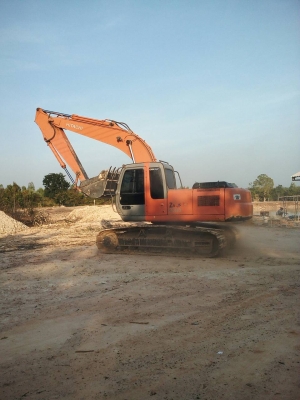 ขายด่วน แม็คโคร HITASHI ZX200-1 รถสภาพพร้อมใช้งาน ไฟฟ้าสมบูรณ์ เอวแน่น โซ่ช่วงล่างสวย แอร์เย็น รถทำงานอยู่ครับ เอกสารเล่มทะเบียน