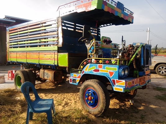 อีแต๋น6ล้อช่วงล่าง130แรงแชลซีหน้า5เครื่องอีซุซุ28แรง2สูบคอกเหล็กเปิด3ด้านลดสุดๆงดต่อรอง73,000บาท