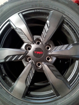 TRD ป้ายแดง ใหม่ๆ  ยาง 265/50R20 DUNLOP GRANDTREK PT3 ปี16 ใหม่ๆ รถป้ายแดง  ชุด 4 เส้น tel. 081-427-3941