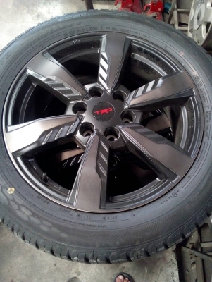 TRD ป้ายแดง ใหม่ๆ  ยาง 265/50R20 DUNLOP GRANDTREK PT3 ปี16 ใหม่ๆ รถป้ายแดง  ชุด 4 เส้น tel. 081-427-3941