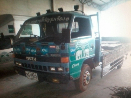 รถบรรทุก ISUZU 6ล้อ NPR59L รถประกอบ 115 แรง