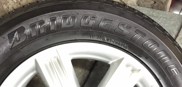 ยาง 255-60-18 Bridgestone ปี16 ยาง 255-60-18 Bridgestone ปี16