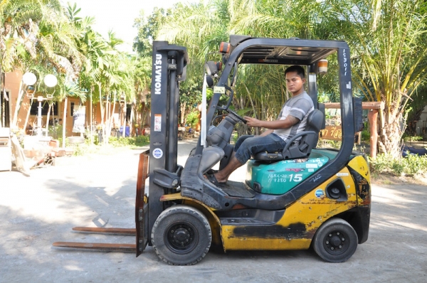 ขายFORKLIFT KOMATSU FG15-20(1.5ตัน) สวยเดิมจากญี่ปุ่น ยังไม่เคยใช้ในไทย 165,000เท่านั้น!!
