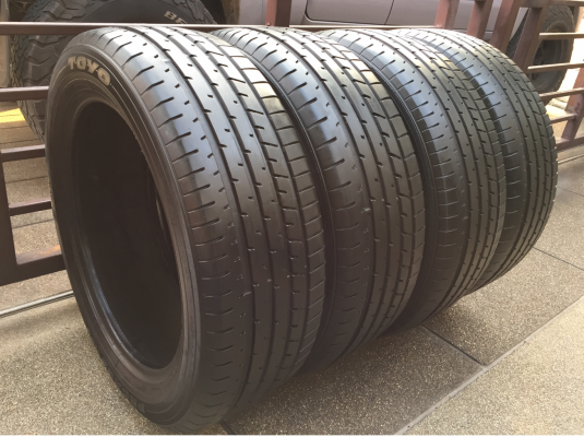 ยาง Toyo 225 55 19 ปลายปี13 ดอกเต็ม ไม่มีปะ ราคาไม่แพง