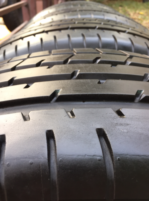 ยาง Toyo 225 55 19 ปลายปี13 ดอกเต็ม ไม่มีปะ ราคาไม่แพง ยาง Toyo 225 55 19 ปลายปี13 ดอกเต็ม ไม่มีปะ ราคาไม่แพง