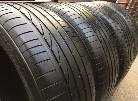 ยาง Bridgestone 255 50 20 สิ้นปี13 พร้อมใช้งาน ราคาไม่แพง