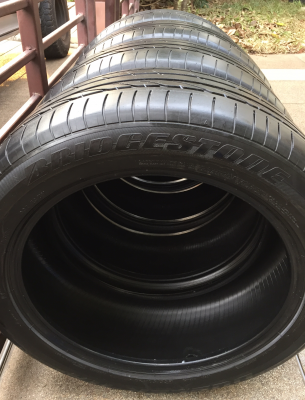 ยาง Bridgestone 255 50 20 สิ้นปี13 พร้อมใช้งาน ราคาไม่แพง