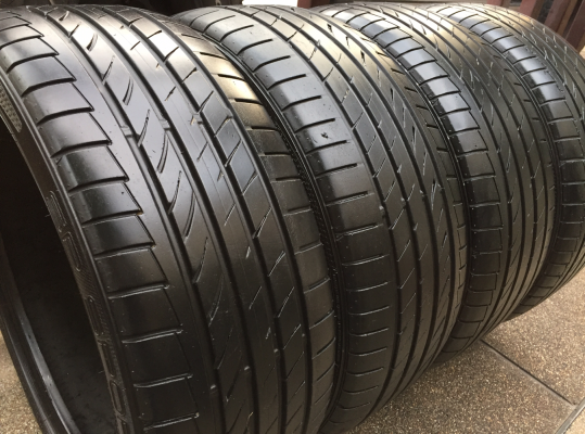 ยาง Dunlop 215 45 18 ปี14 ดอกเยอะ พร้อมใช้งาน ราคาไม่แพง ยาง Dunlop 215 45 18 ปี14 ดอกเยอะ พร้อมใช้งาน ราคาไม่แพง