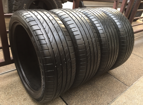 ยาง Dunlop 215 45 18 ปี14 ดอกเยอะ พร้อมใช้งาน ราคาไม่แพง