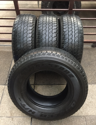 ยาง Bridgestone 265 70 16 กลางปี14 ดอกเยอะ ใช้ยาว ราคาไม่แพง