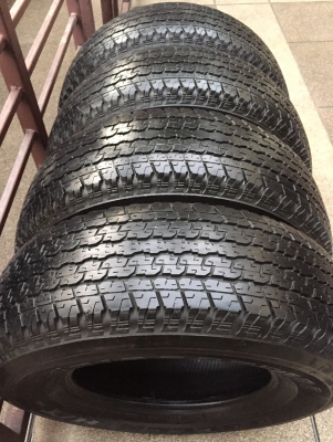 ยาง Bridgestone 265 70 16 กลางปี14 ดอกเยอะ ใช้ยาว ราคาไม่แพง