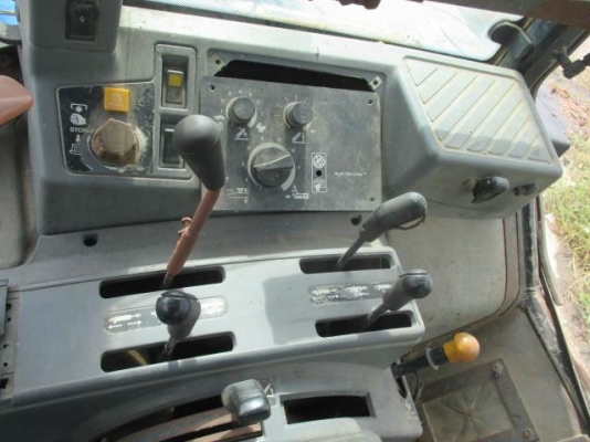 ขาย ford 8340 เพลาคาราโล่ เครื่องสตาร์ติด (มี vdo) วีงไม่ได้ ขายตามสภาพ ราคา 450000 บาท 084-5424150