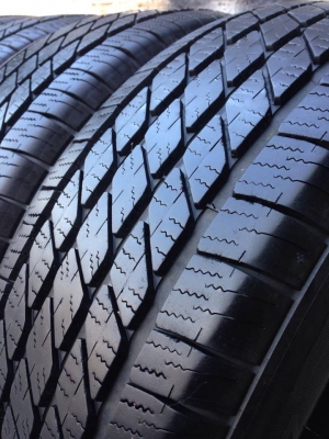 ยาง MICHELIN 265-65-17 ปี 15 ครบชุด 4 เส้น 8000  สภาพสวยๆไม่มีปะไม่บวมไม่กินข้าง ดอกยางเหลือเยอะเอาไปวิ่งกันใด้อีกยาวค่ะ