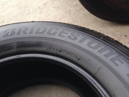 ยาง Bridgstone ep850 265-65-17 ปี 16 ครบชุด 4 เส้น 8500  สภาพสวยๆไม่บวมไม่กินข้าง ดอกยางเหลือเยอะเอาไปวิ่งกันใด้อีกยาวค่ะ