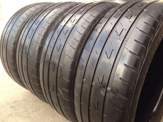 ยาง Bridgstone 215-55-17 ปี 15 ครบชุด 4 เส้น 4500  สภาพสวยๆไม่บวมไม่กินข้าง ดอกยางเหลือเยอะเอาไปวิ่งกันใด้อีกยาวค่ะ