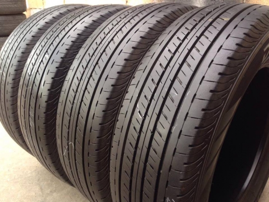 ยาง Bridgstone 215-65-16 ปี 16 1เส้น ปี 15 3เส้น ครบชุด 4 เส้น 5500  สภาพสวยๆไม่บวมไม่กินข้าง ดอกยางเหลือเยอะเอาไปวิ่งกันใด้อีกยาวค่ะ