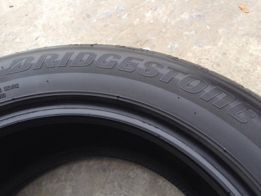 ยาง Bridgstone 205-55-16 ปี 15 ครบชุด 4 เส้น 4000  สภาพสวยๆไม่บวมไม่กินข้าง ดอกยางเหลือเยอะเอาไปวิ่งกันใด้อีกยาวค่ะ