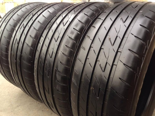 ยาง Bridgstone 205-55-16 ปี 15 ครบชุด 4 เส้น 4000  สภาพสวยๆไม่บวมไม่กินข้าง ดอกยางเหลือเยอะเอาไปวิ่งกันใด้อีกยาวค่ะ