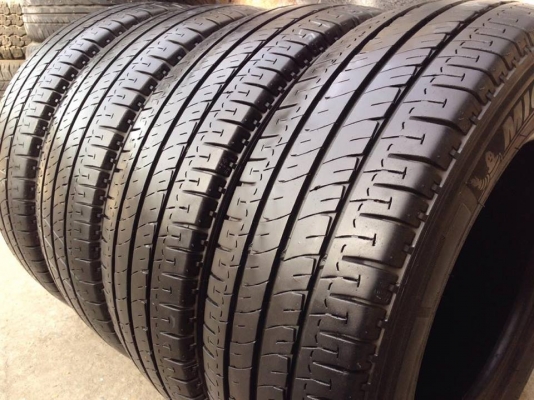 ยาง MICHELIN 205-70-15 ปี 16 ครบชุด 4 เส้น 7000  สภาพสวยๆไม่มีปะไม่บวมไม่กินข้าง ดอกยางเหลือเยอะเอาไปวิ่งกันใด้อีกยาวค่ะ