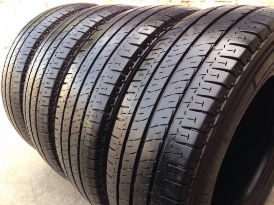 ยาง MICHELIN 205-70-15 ปี 15 ครบชุด 4 เส้น 5500  สภาพสวยๆไม่มีปะไม่บวมไม่กินข้าง ดอกยางเหลือเยอะเอาไปวิ่งกันใด้อีกยาวค่ะ