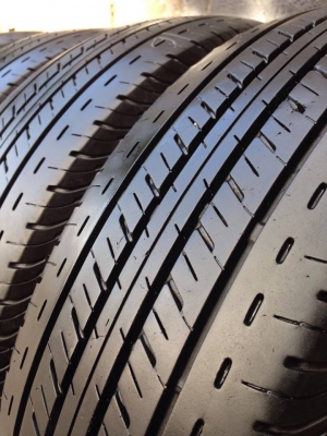 ยาง Bridgstone 205-70-15 ปี 16 ครบชุด 4 เส้น 6000  สภาพสวยๆไม่บวมไม่กินข้าง ดอกยางเหลือเยอะเอาไปวิ่งกันใด้อีกยาวค่ะ