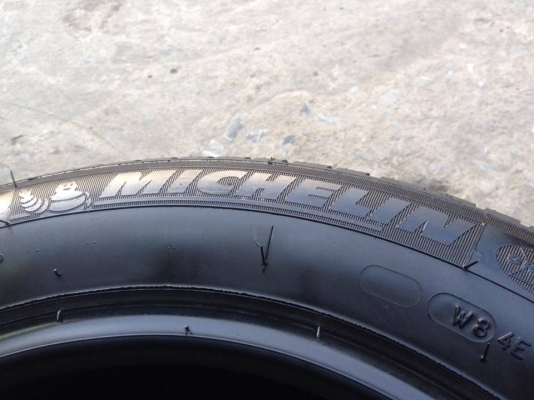 ยาง MICHELIN 175-65-15 ปี 15 ครบชุด 4 เส้น 3500  สภาพสวยๆไม่มีปะไม่บวมไม่กินข้าง ดอกยางเหลือเยอะเอาไปวิ่งกันใด้อีกยาวค่ะ