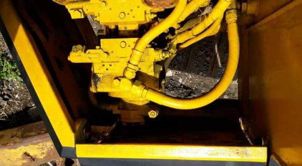 ขายค่ะ..KOMATSU PC60-5 เก่าใน ปลายพิเศษ มีลายแย๊ก..เช็คสภาพพร้อมใช้ โทร 089-3818694 ดวงนภา ขายค่ะ..KOMATSU PC60-5 เก่าใน ปลายพิเศษ มีลายแย๊ก..เช็คสภาพพร้อมใช้ โทร 089-3818694 ดวงนภา