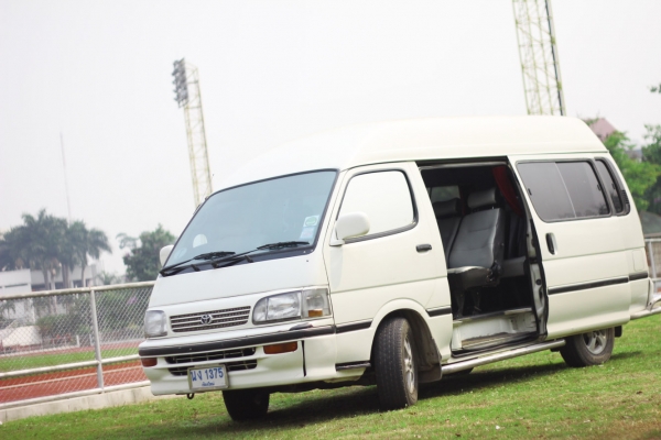 ขายรถตู้ TOYOTA แบบ HIACE - LH 112 ( 2.8 ) หลังคาสูง ขายรถตู้ TOYOTA แบบ HIACE - LH 112 ( 2.8 ) หลังคาสูง