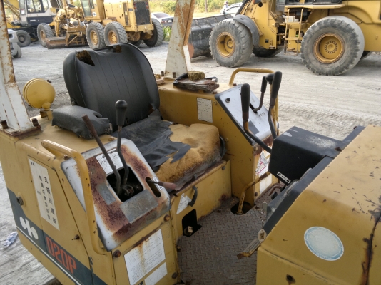 รถแทรกเตอร์ KOMATSU D20P-6 เกียร์ตัด ตีนเป็ด50c รถนอกนำเข้า สภาพดีมากครับ ใช้งานน้อย ไม่เคยใช้ในไทย ติดต่อ มานะ 085-9049669