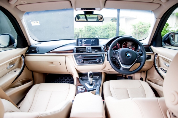 ขาย BMW 320d F30 2012 สภาพใหม่ป้ายแดงออกศูนย์ Europa Rama II ขาย BMW 320d F30 2012 สภาพใหม่ป้ายแดงออกศูนย์ Europa Rama II