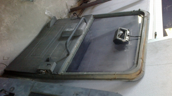 ประตูบานหลัง land rover