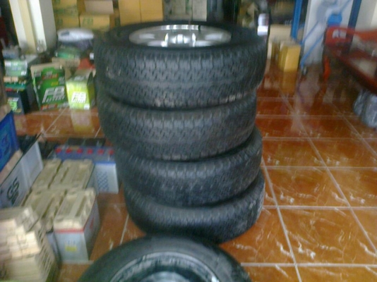 ขายยาง+แม๊กซ์ All New เชฟโรเลต 245/70R16 ยางเปอร์เซนต์ 7,000 บ.สภาพสวย หรือแยกขาย ขายยาง+แม๊กซ์ All New เชฟโรเลต 245/70R16 ยางเปอร์เซนต์ 7,000 บ.สภาพสวย หรือแยกขาย