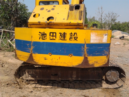 KOBELCO SK-03 สภาพดีพร้อมใช้งาน เครื่องเดิมปั๊มเดิมทำงานไม่โหลด คอนโทรลง่ายคล่องตัวดีไม่มีปัญหา บูมอาร์มสวย ช่วงล่างเอวแน่น โซ่บูทใบแทรกหนาดีประมาณ 60\% พร้อมทำงานได้เลย เอกสารสัญญาซื้อขาย ราคาต่อรองได้ครับ