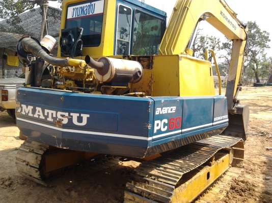 KOMATSU PC 60-5 เครื่องเดิมปั๊มเดิมพร้อมทำงานได้เลย บอดี้รถสวยมาก ภายในคอนโทรลยาว สภาพดีสะอาดดี บูมอาร์มไม่ปะไม่ดาม เอวแน่น ช่วงล่างประมาณ 70\% พร้อมทำงานได้เลย เอกสารสัญญาซื้อขาย ราคาต่อรองได้ครับ