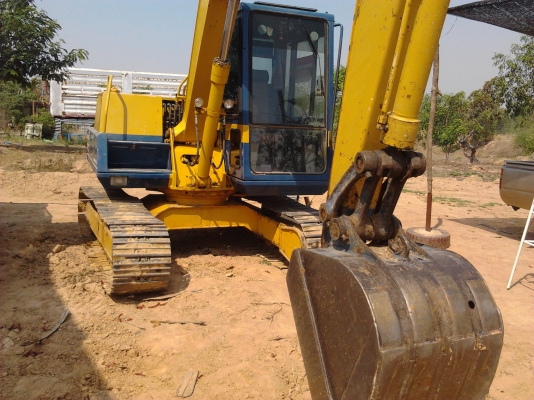 KOMATSU PC 60-5 เครื่องเดิมปั๊มเดิมพร้อมทำงานได้เลย บอดี้รถสวยมาก ภายในคอนโทรลยาว สภาพดีสะอาดดี บูมอาร์มไม่ปะไม่ดาม เอวแน่น ช่วงล่างประมาณ 70\% พร้อมทำงานได้เลย เอกสารสัญญาซื้อขาย ราคาต่อรองได้ครับ