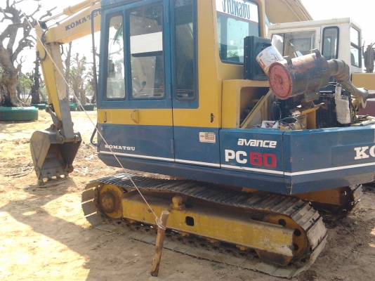 KOMATSU PC 60-5 เครื่องเดิมปั๊มเดิมพร้อมทำงานได้เลย บอดี้รถสวยมาก ภายในคอนโทรลยาว สภาพดีสะอาดดี บูมอาร์มไม่ปะไม่ดาม เอวแน่น ช่วงล่างประมาณ 70\% พร้อมทำงานได้เลย เอกสารสัญญาซื้อขาย ราคาต่อรองได้ครับ