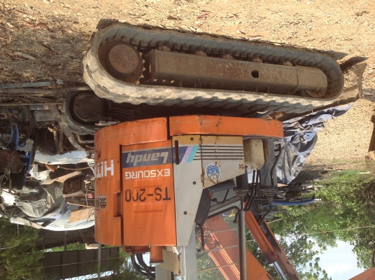 ต้องการซื้อแทรคเหล็กHITACHI50UR