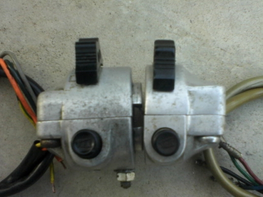 ขายสวิทช์แฮนด์ C92,C95 แท้ TEC 1คู่