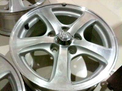 แม็กซ์ถอดจากป้ายแดง สภาพใหม่มาก ขอบ15" ขนาด 5 รู 114 แม็กซ์ถอดจากป้ายแดง สภาพใหม่มาก ขอบ15" ขนาด 5 รู 114