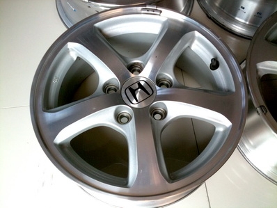 แม็กซ์ถอดจากป้ายแดง สภาพใหม่มาก ขอบ15" ขนาด 5 รู 114 แม็กซ์ถอดจากป้ายแดง สภาพใหม่มาก ขอบ15" ขนาด 5 รู 114