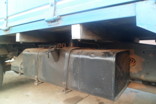 รถหกล้อกลาง