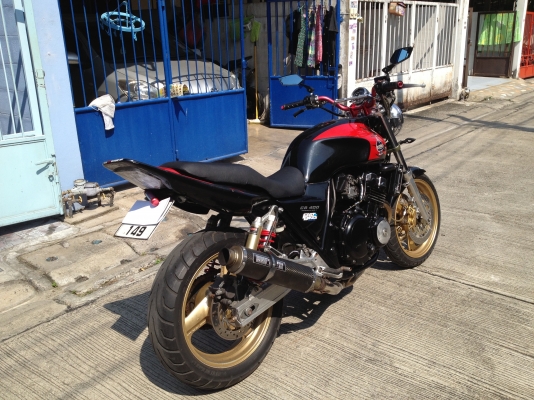 cb400ปี94รถสวยพร้อมใช้ทะเบียน สภาบสวยตามรูป 78,000คับ0865414120อั๋น