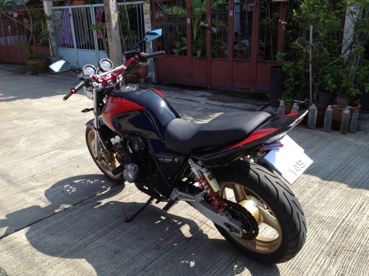 cb400ปี94รถสวยพร้อมใช้ทะเบียน สภาบสวยตามรูป 78,000คับ0865414120อั๋น