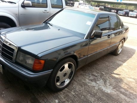 ขายดาว47000 บาทเบ็น190 สีดำปี94เกียออโต้ เครื่อง2.0ผ่อนเดืนละ6000