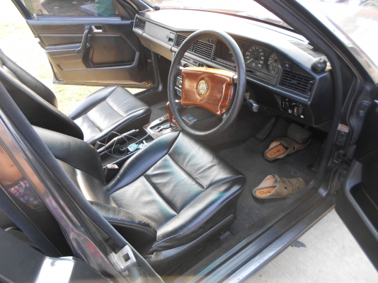 ขายดาว47000 บาทเบ็น190 สีดำปี94เกียออโต้ เครื่อง2.0ผ่อนเดืนละ6000