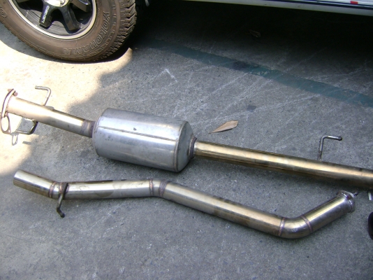 ท่อไอเสีย vigo 30 4x4 หม้อพัก 1 ใบ ท่อตรง 1 ใบ ขนาดท่อ 2 1/2