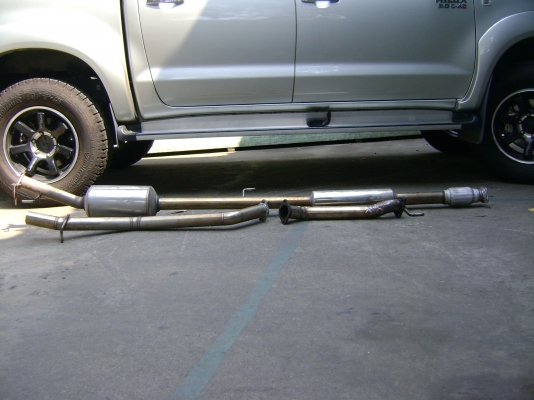 ท่อไอเสีย vigo 30 4x4 หม้อพัก 1 ใบ ท่อตรง 1 ใบ ขนาดท่อ 2 1/2