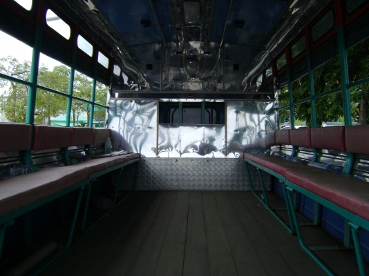 รถหกล้อกลาง