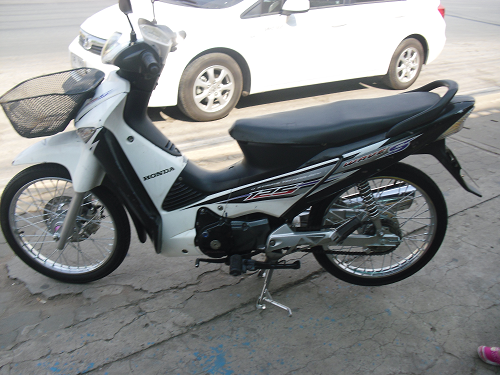 ขายด่วนwave125sไฟเลี้ยวบังลมปี48สตาท์มือเครื่องดีชุดโอนครบ